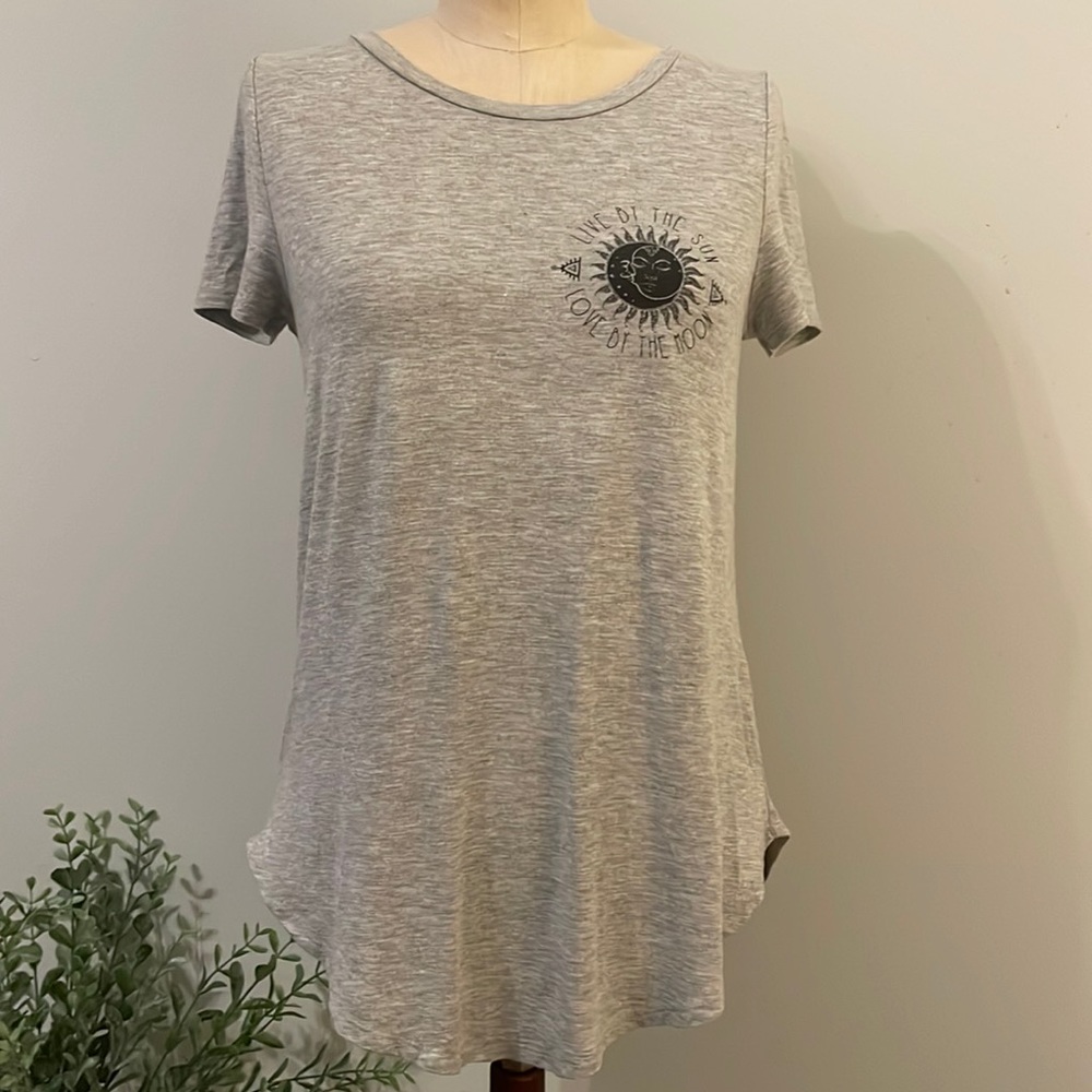 Rags II Riches womens grey T-shirt Small